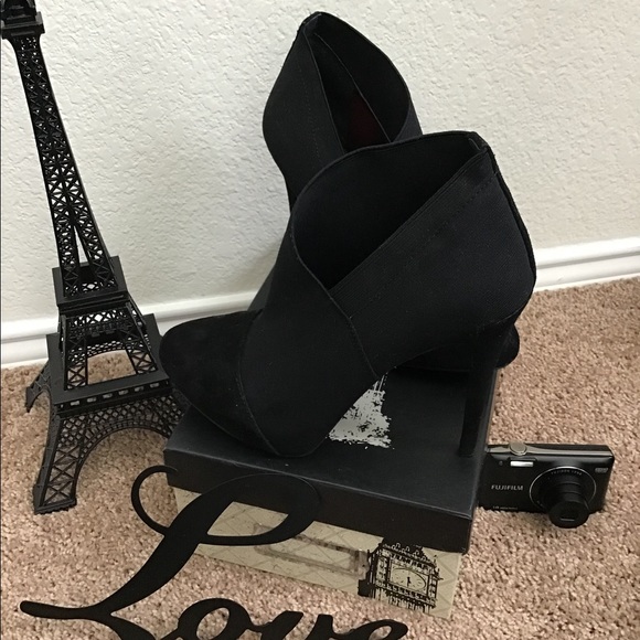 Jessica Simpson - Picture 2 of 2